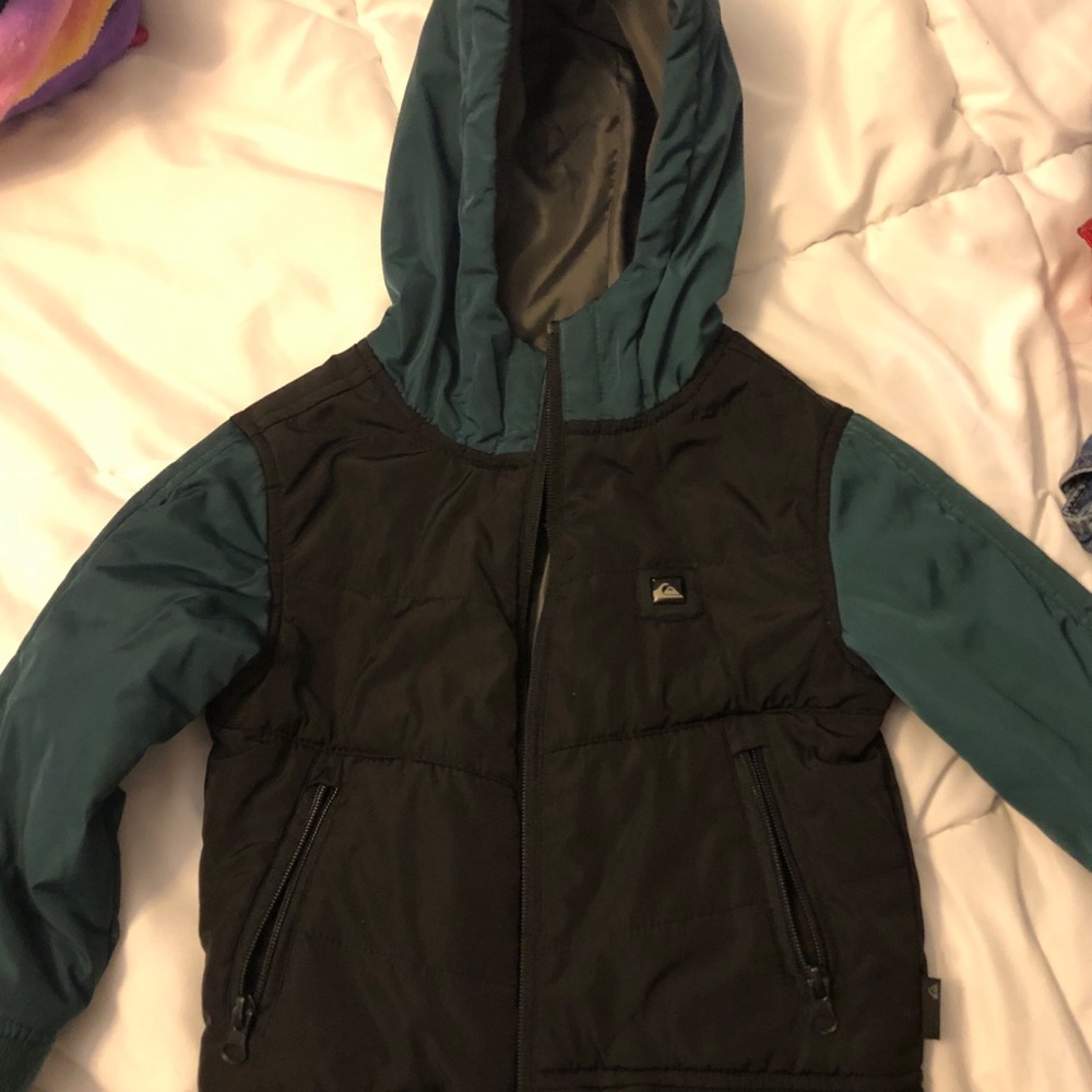 Thick Quiksilver winter jacket. 2t